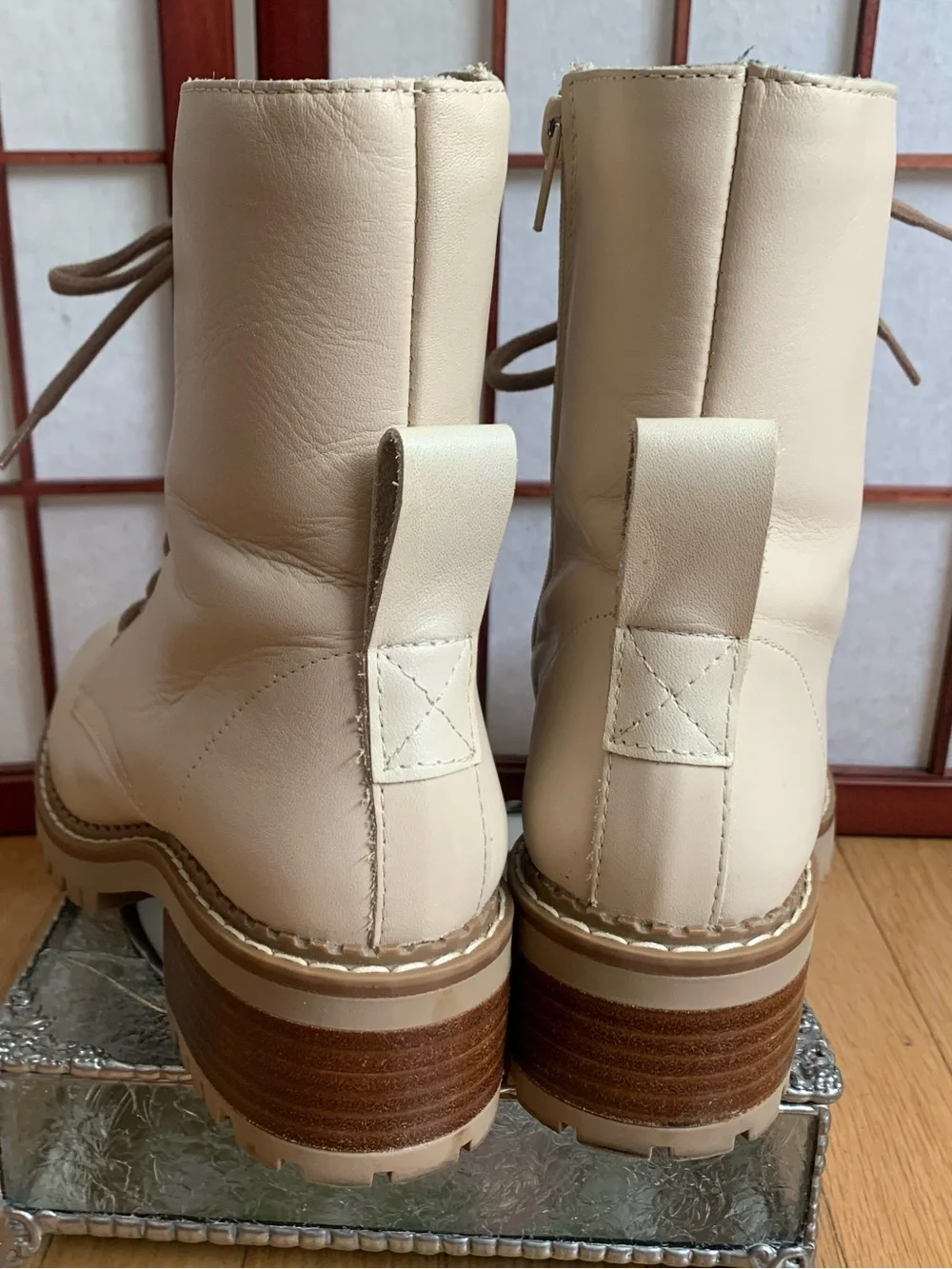 EUC BERTUCHI Bone Leather Lace-Up Side-Zip High Ankle Boots in Size 38/7.5M